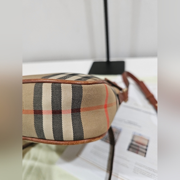 Burberry Vintage Haymarket Crossbody Bag With COA And Dustbag - Picture 10 of 16
